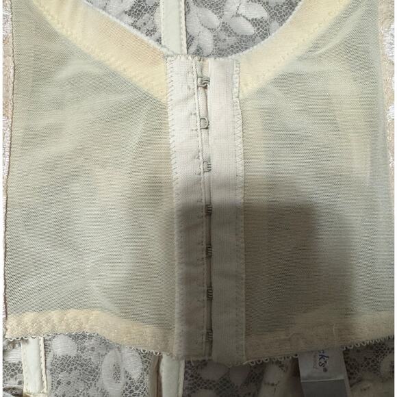 Frederick’s of Hollywood VTG Lace Bustier Corset 36B Ivory Garter Lingerie Y2K - Picture 4 of 7
